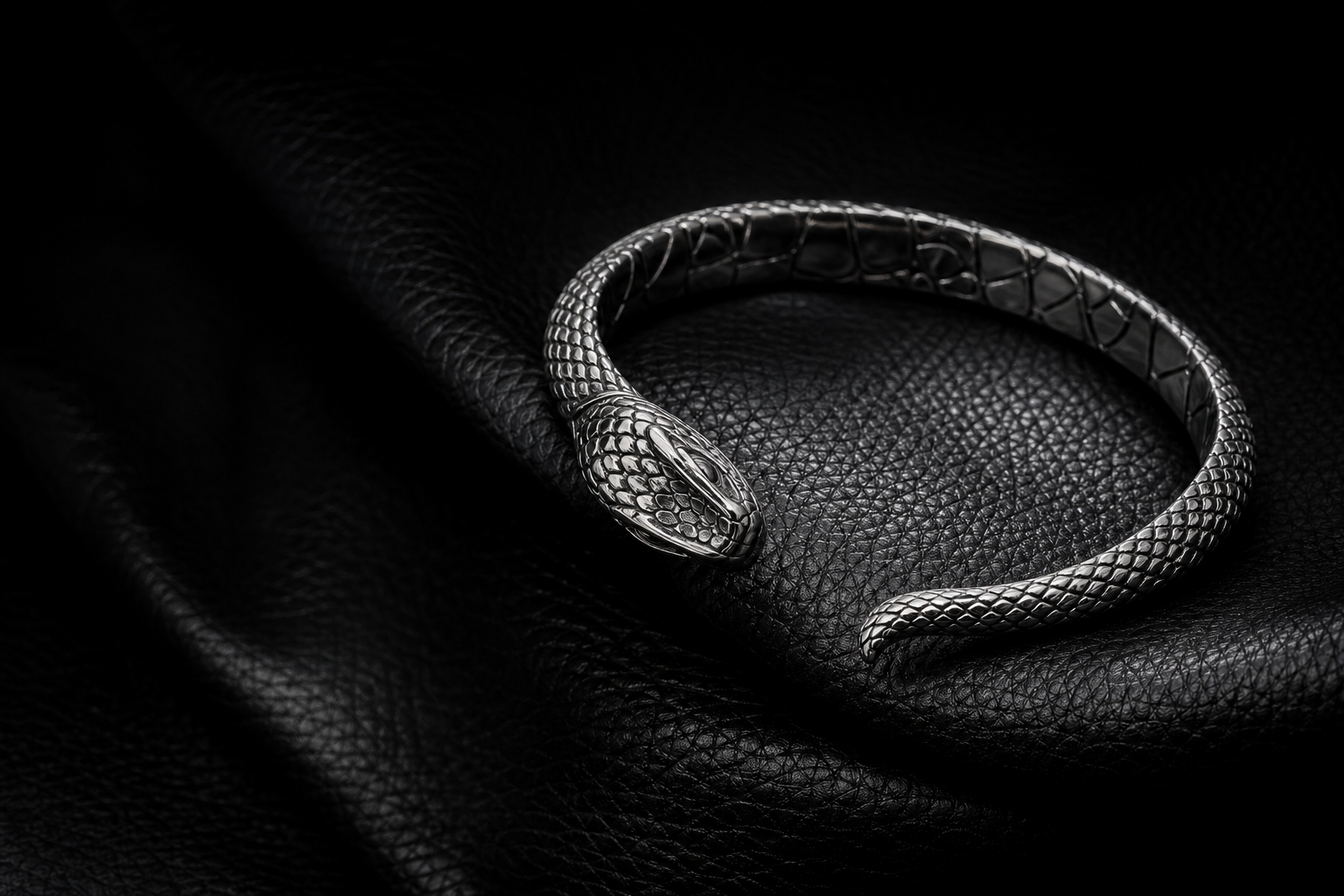 Unisex. Gothic. Unforgettable.